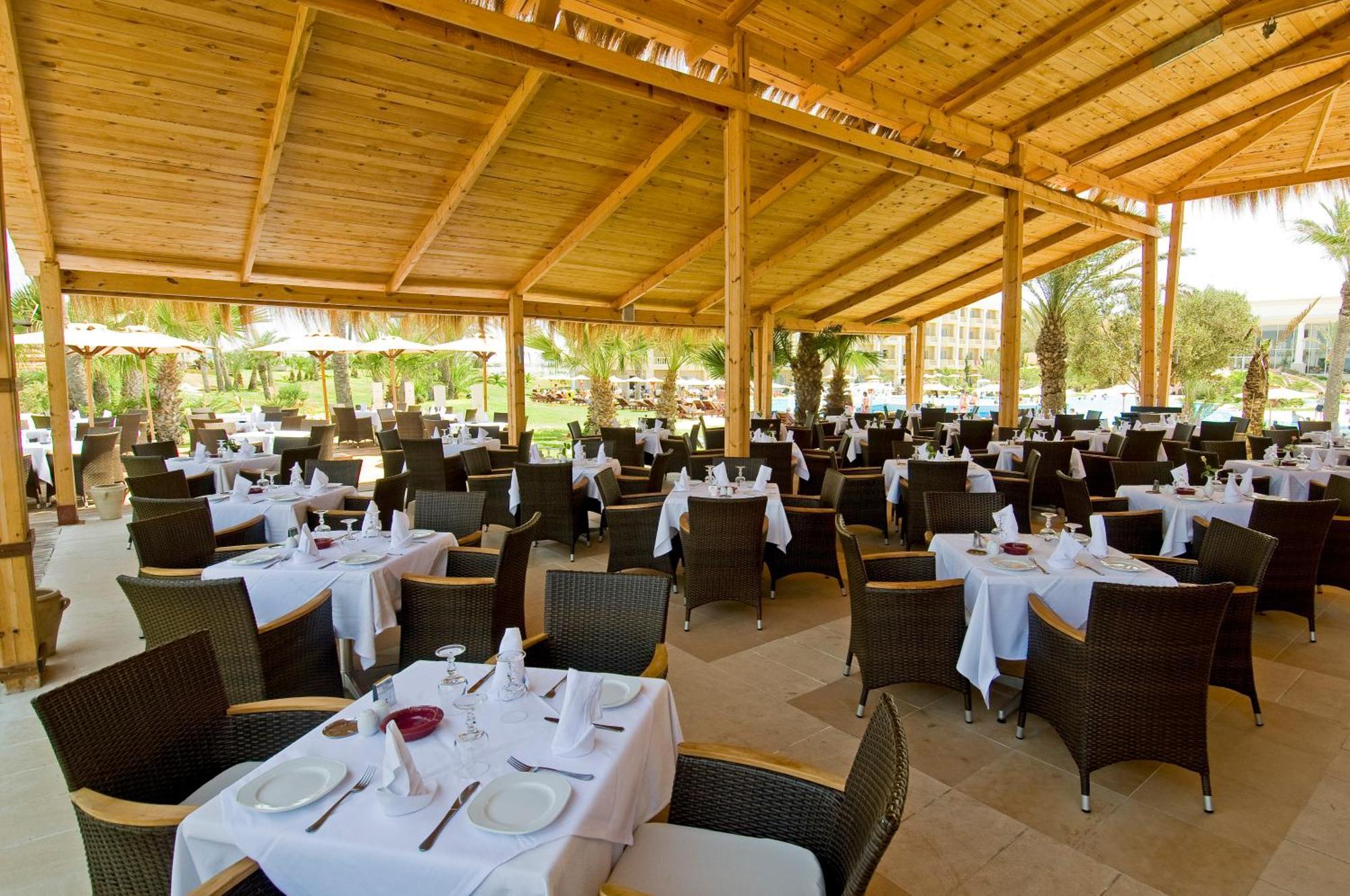 Royal Thalassa Monastir Exteriör bild Restaurant at the Dead Sea