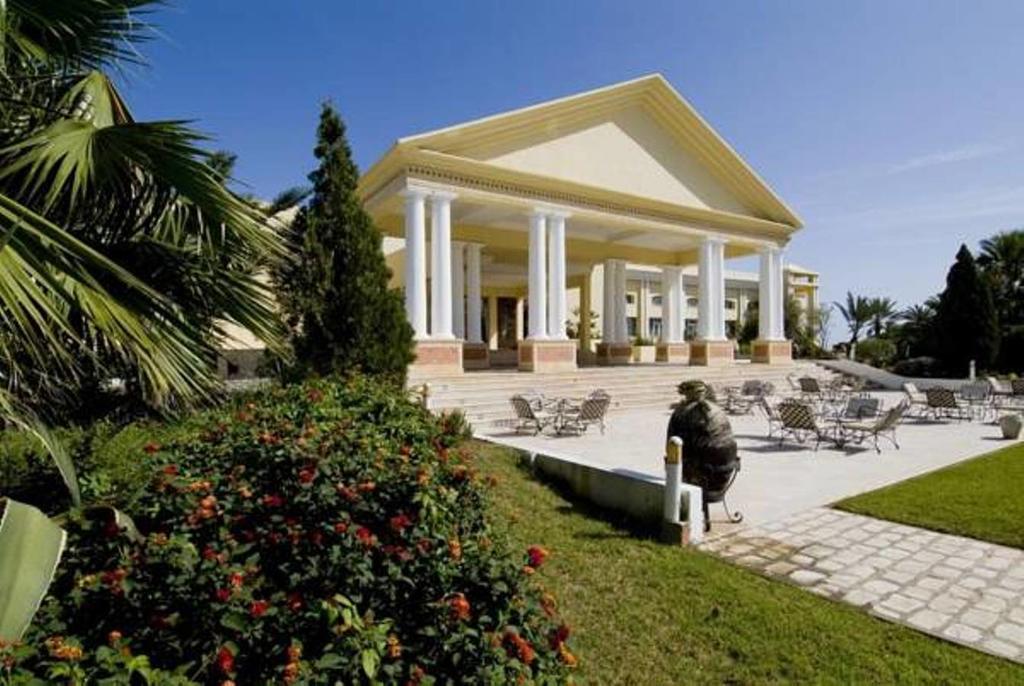 Royal Thalassa Monastir Exteriör bild The hotel's main entrance