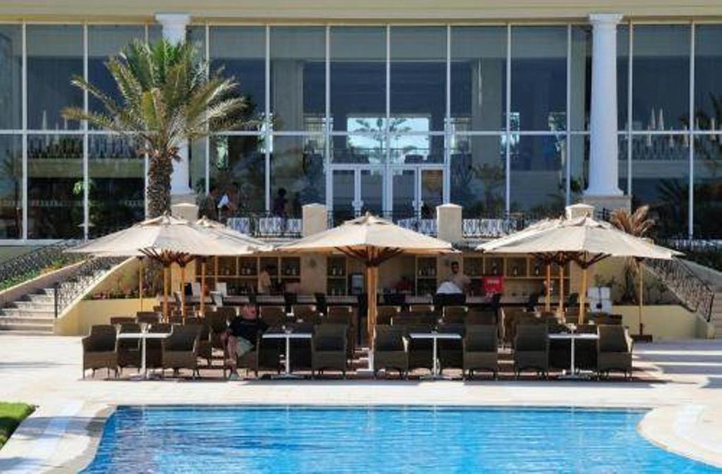 Royal Thalassa Monastir Exteriör bild The pool at the Sheraton Jumeirah Hotel
