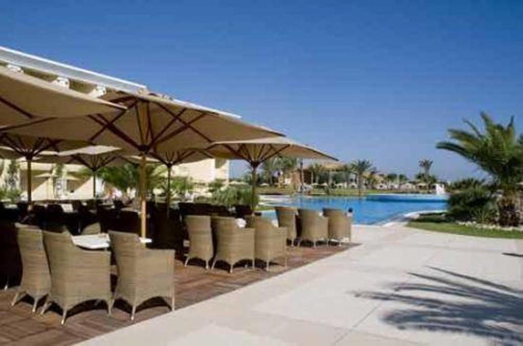 Royal Thalassa Monastir Exteriör bild The pool at the resort
