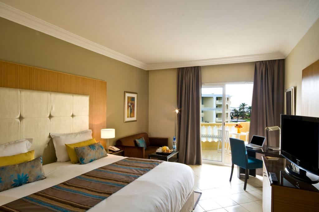 Royal Thalassa Monastir Exteriör bild A room at the hotel