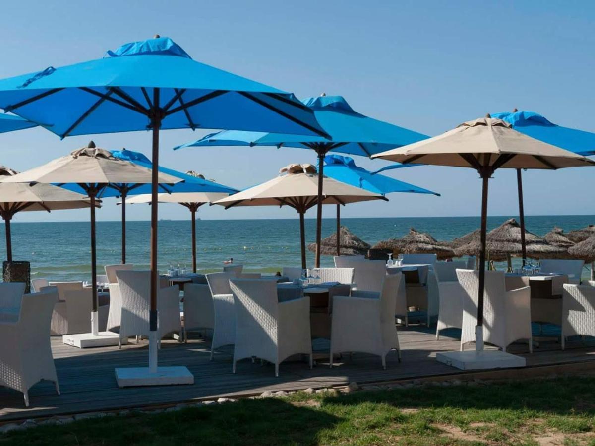 Royal Thalassa Monastir Exteriör bild The beach at the Hotel de la Plage